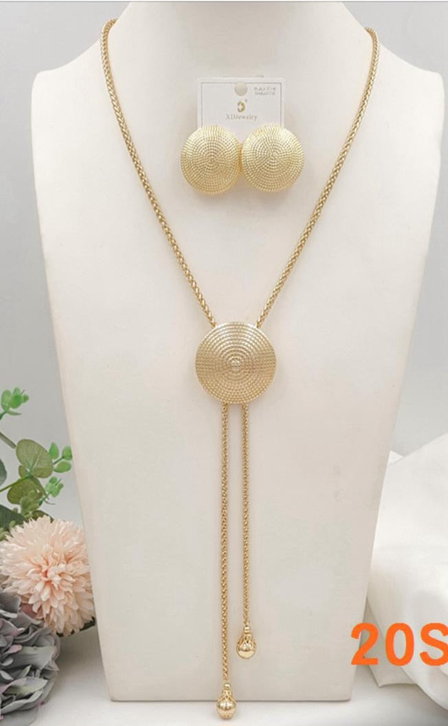 NECKLACE WITH EARINGS