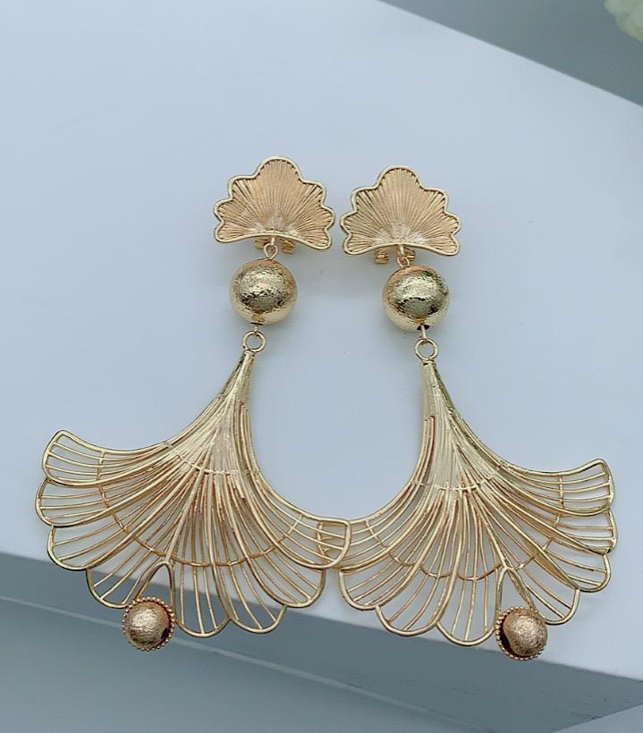 EAR RINGS