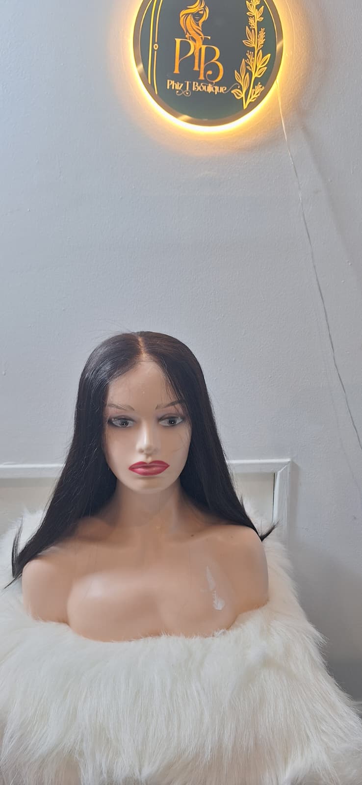18-Inch Straight Wig